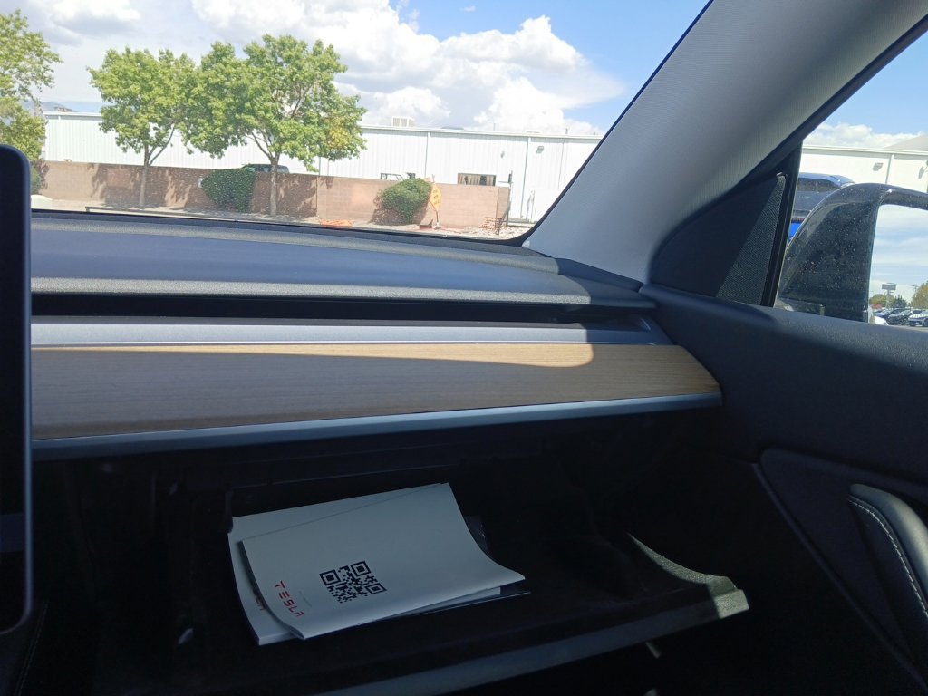 Used 2021 Tesla Model Y Long Range AWD/4WD image 8