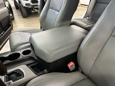 Used 2010 Toyota Sequoia Platinum AWD/4WD image 36