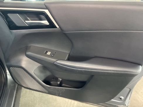 Used 2023 Mitsubishi Outlander SE image 15