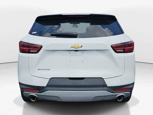 Used 2023 Chevrolet Blazer LT FWD image 4