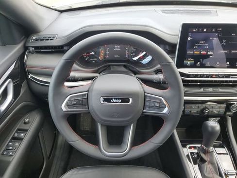 Used 2023 Jeep Compass Trailhawk w/ Trailhawk Convenience Group image 27