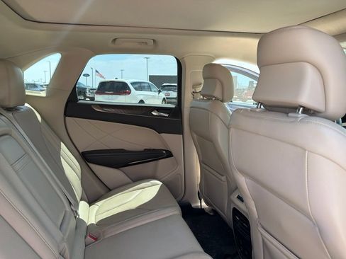 Used 2019 Lincoln MKC Reserve w/ MKC Climate Package FWD image 12
