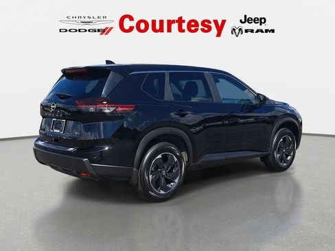 Used 2026 Nissan Rogue SV w/ Cold Weather Package AWD/4WD image 3