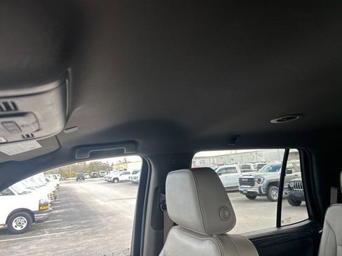 Used 2022 GMC Yukon SLT w/ SLT Luxury Package image 27