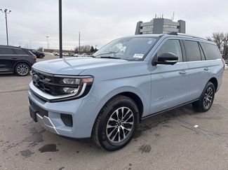 Used 2025 Ford Expedition Platinum video 2