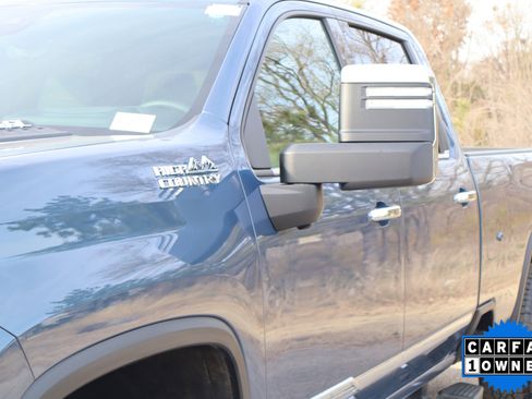 Used 2025 Chevrolet Silverado 2500 High Country w/ Technology Package image 11