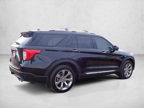 Used 2020 Ford Explorer Platinum w/ Premium Technology Package image 4