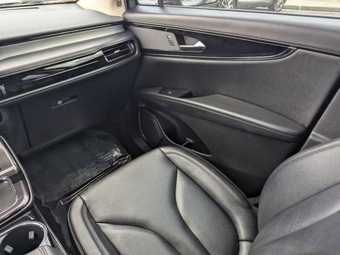 Certified 2022 Lincoln Nautilus FWD w/ Premium Package image 16