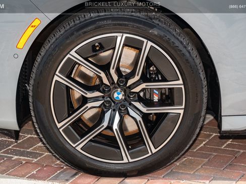 Used 2024 BMW 760i xDrive w/ Executive Package image 41