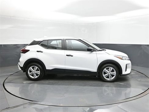 New 2025 Nissan Kicks Play S image 26