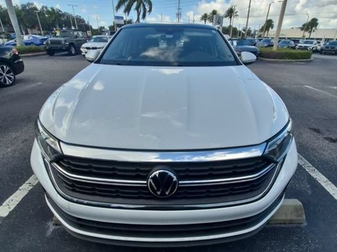Used 2023 Volkswagen Jetta SEL FWD image 1
