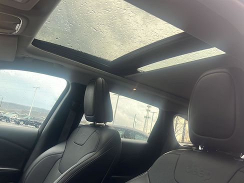 Used 2022 Jeep Cherokee Latitude Lux w/ Sun & Sound Group image 17