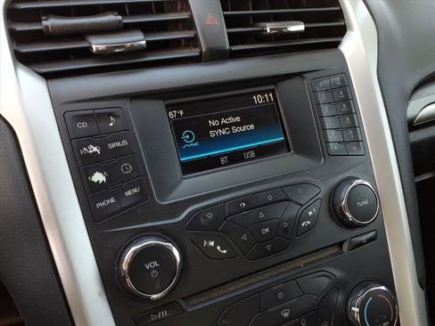 Used 2016 Ford Fusion SE image 20