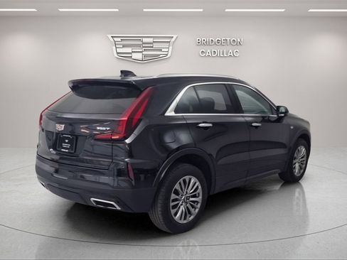 Used 2024 Cadillac XT4 Premium Luxury image 7