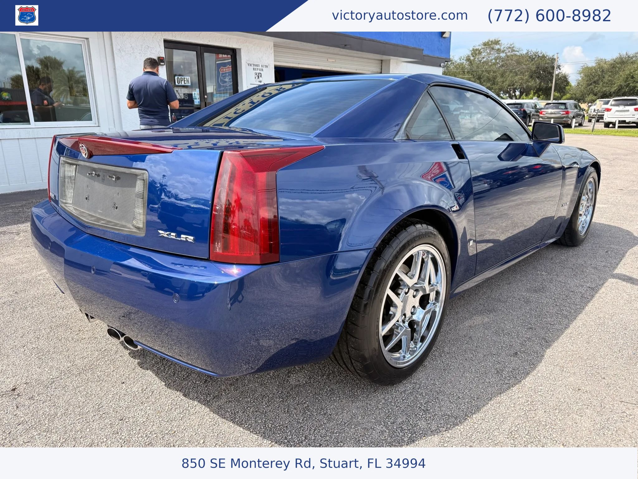 Used 2006 Cadillac XLR RWD image 17