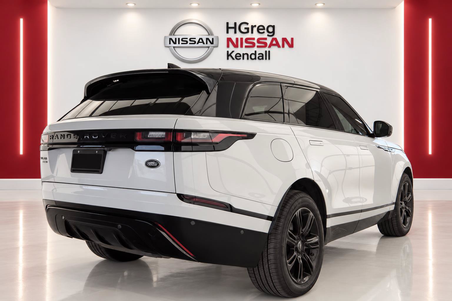 Used 2020 Land Rover Range Rover Velar R-Dynamic S AWD/4WD image 4