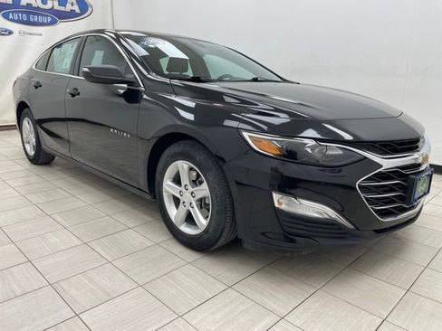 Used 2022 Chevrolet Malibu LS image 1