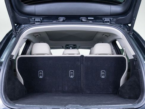 Used 2022 Genesis GV70 2.5T Advanced w/ Advanced Package image 8