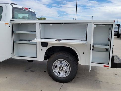 New 2026 Ford F250 XL w/ XL Chrome Package image 11