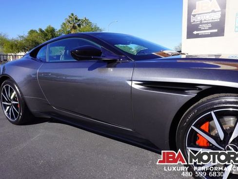 Used 2020 Aston Martin DB11 Coupe image 40