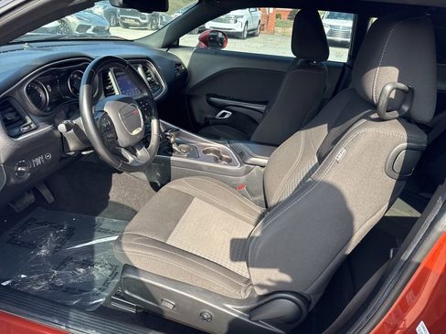Used 2021 Dodge Challenger SXT image 9