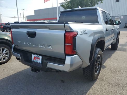 Used 2024 Toyota Tacoma TRD Off-Road AWD/4WD image 4