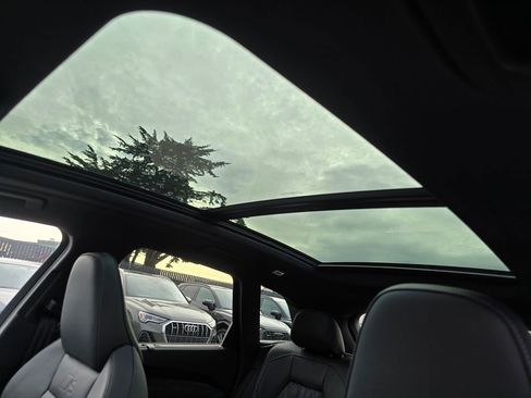 New 2025 Audi SQ5 Prestige image 5