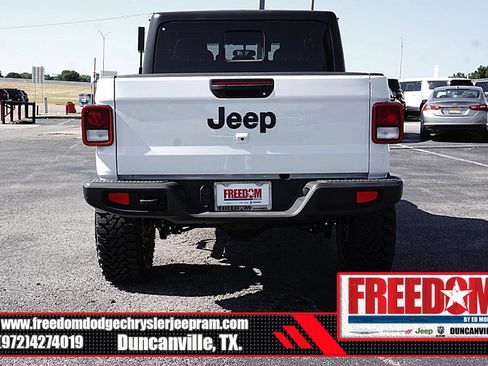 New 2026 Jeep Gladiator Sport AWD/4WD image 4