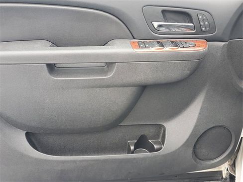 Used 2014 Chevrolet Tahoe LTZ image 16