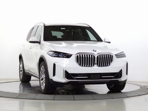 Used 2026 BMW X5 xDrive40i w/ Parking Assistance Package image 1