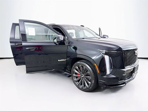 Used 2025 Cadillac Escalade ESV V AWD/4WD image 48