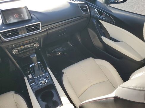 Used 2018 MAZDA MAZDA3 Grand Touring image 15