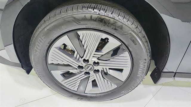 Certified 2025 Nissan Murano SL AWD/4WD image 37