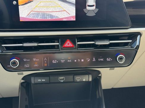 Used 2023 Kia Niro Wind FWD image 22