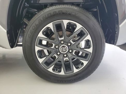 Used 2023 Toyota Tundra Limited w/ Power Package AWD/4WD image 12