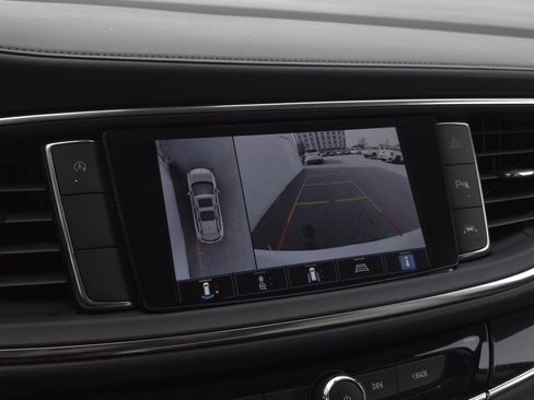 Used 2023 Buick Enclave Essence image 21