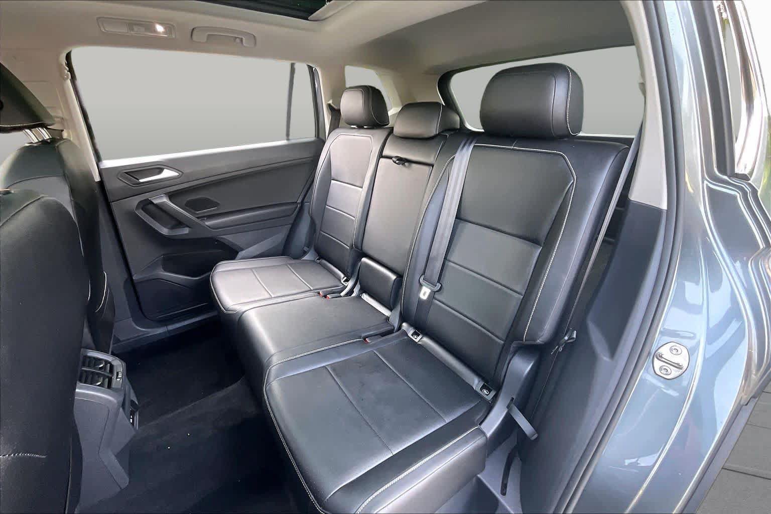 Used 2021 Volkswagen Tiguan SE w/ Panoramic Sunroof Package AWD/4WD image 20