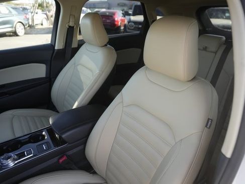 Used 2020 Ford Edge SEL image 10