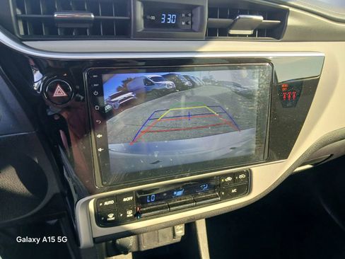 Used 2018 Toyota Corolla LE FWD image 30