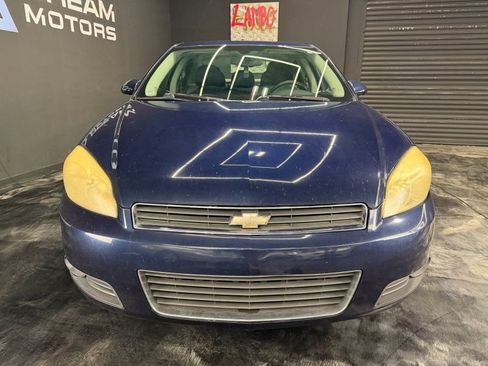 Used 2011 Chevrolet Impala LT FWD image 2