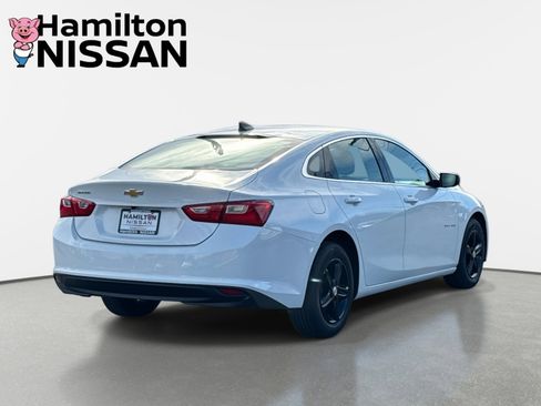 Used 2022 Chevrolet Malibu LS image 2