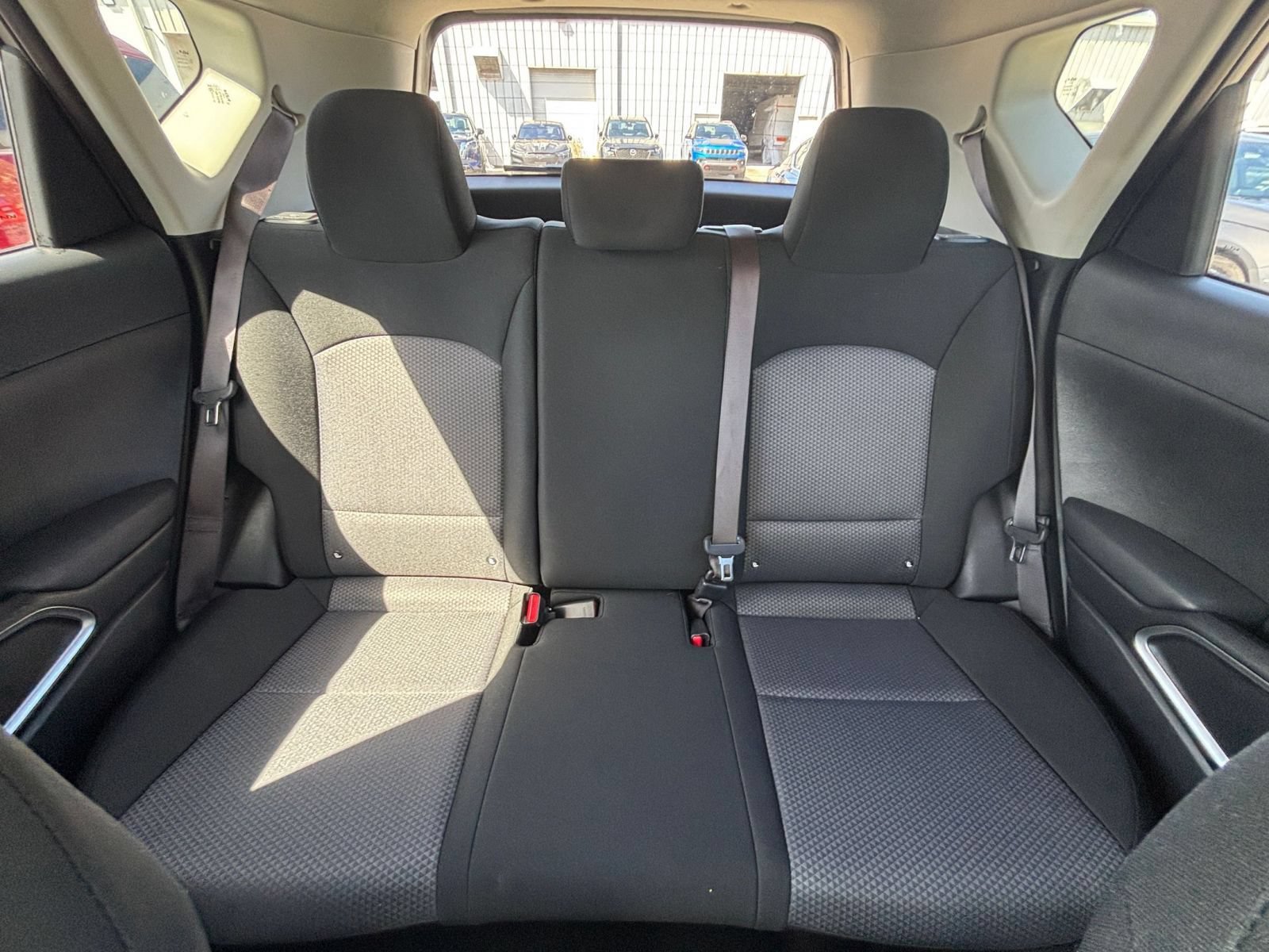 Used 2025 Kia Soul LX w/ LX Technology Package FWD image 35