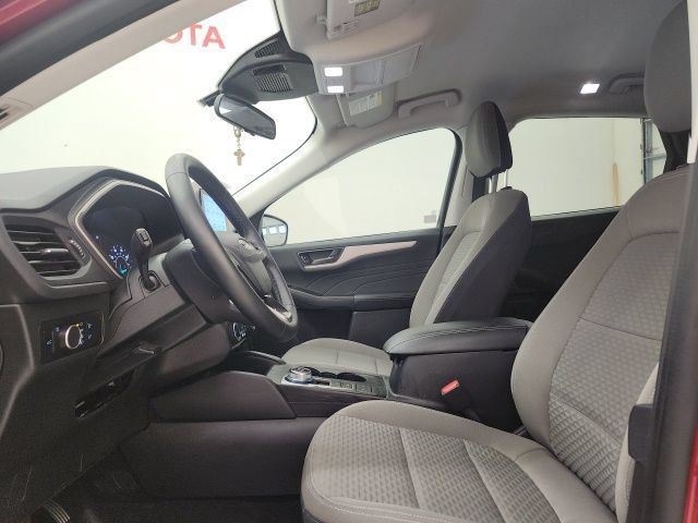 Used 2022 Ford Escape SE w/ Convenience Package FWD image 18
