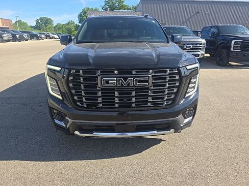 Used 2025 GMC Yukon XL Denali Ultimate AWD/4WD image 2