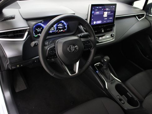 Used 2026 Toyota Corolla SE w/ SE Premium Package FWD image 12