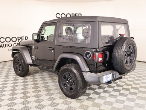 Used 2021 Jeep Wrangler Sport AWD/4WD image 19