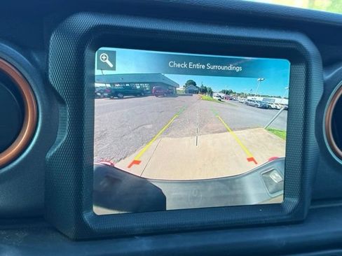 Used 2023 Jeep Gladiator Mojave w/ Cold Weather Group AWD/4WD image 24