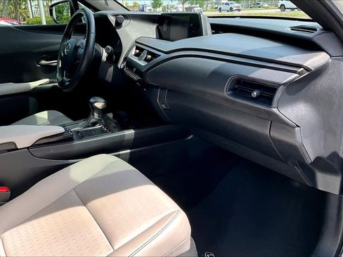 Used 2019 Lexus UX 200 w/ Accessory Package 2 FWD image 19