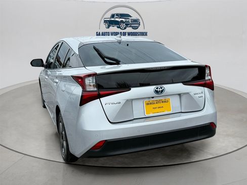 Used 2021 Toyota Prius XLE image 3