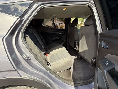 Used 2023 Chevrolet Bolt EUV LT image 13